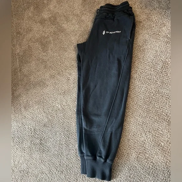 FP Movement Undefeated Set - Picture 8 of 8